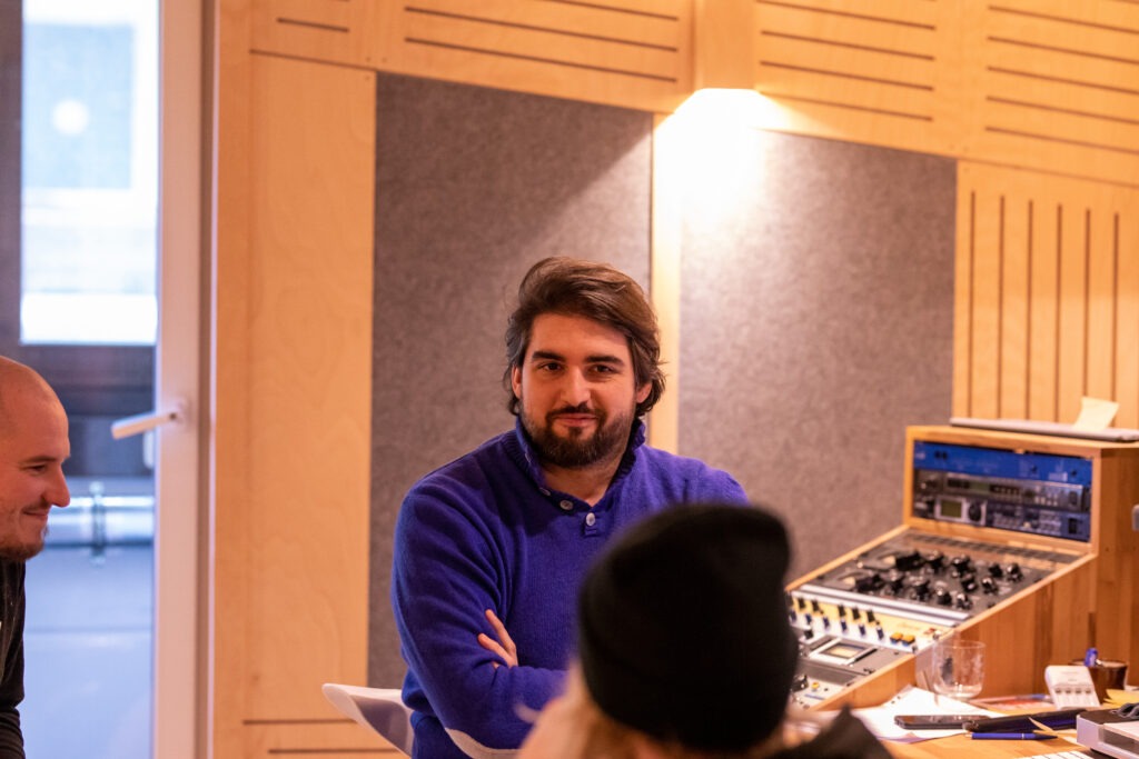 Besprechung beim Musik produzieren