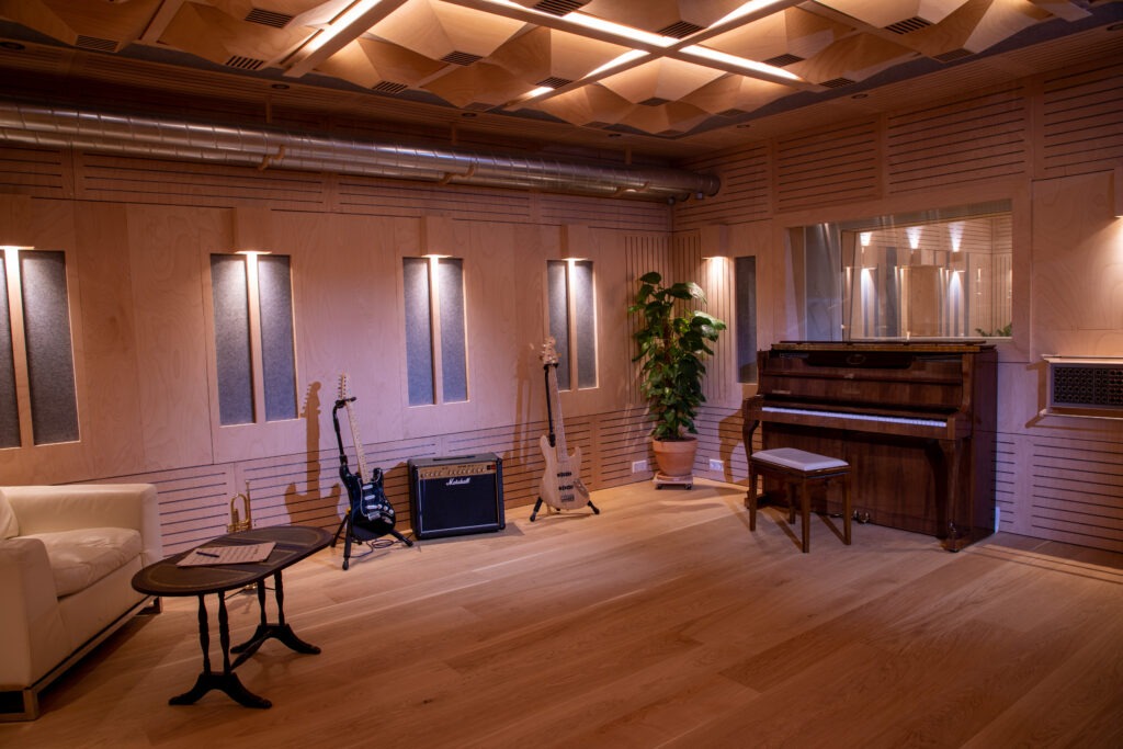 Musik produzieren im Aufnahmeraum